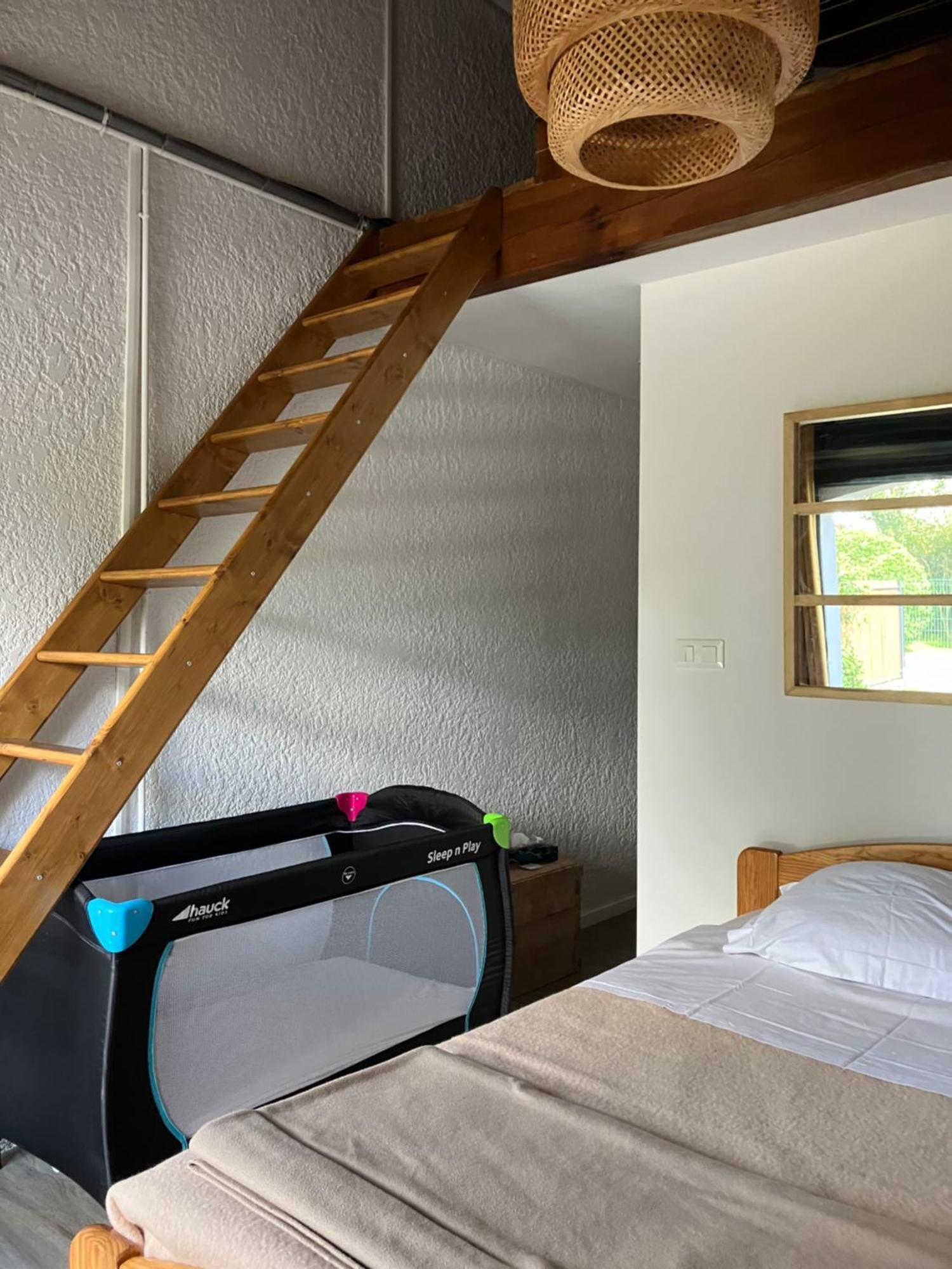 Chambre Et Sdb Avec Entree Privative Сустон Екстериор снимка